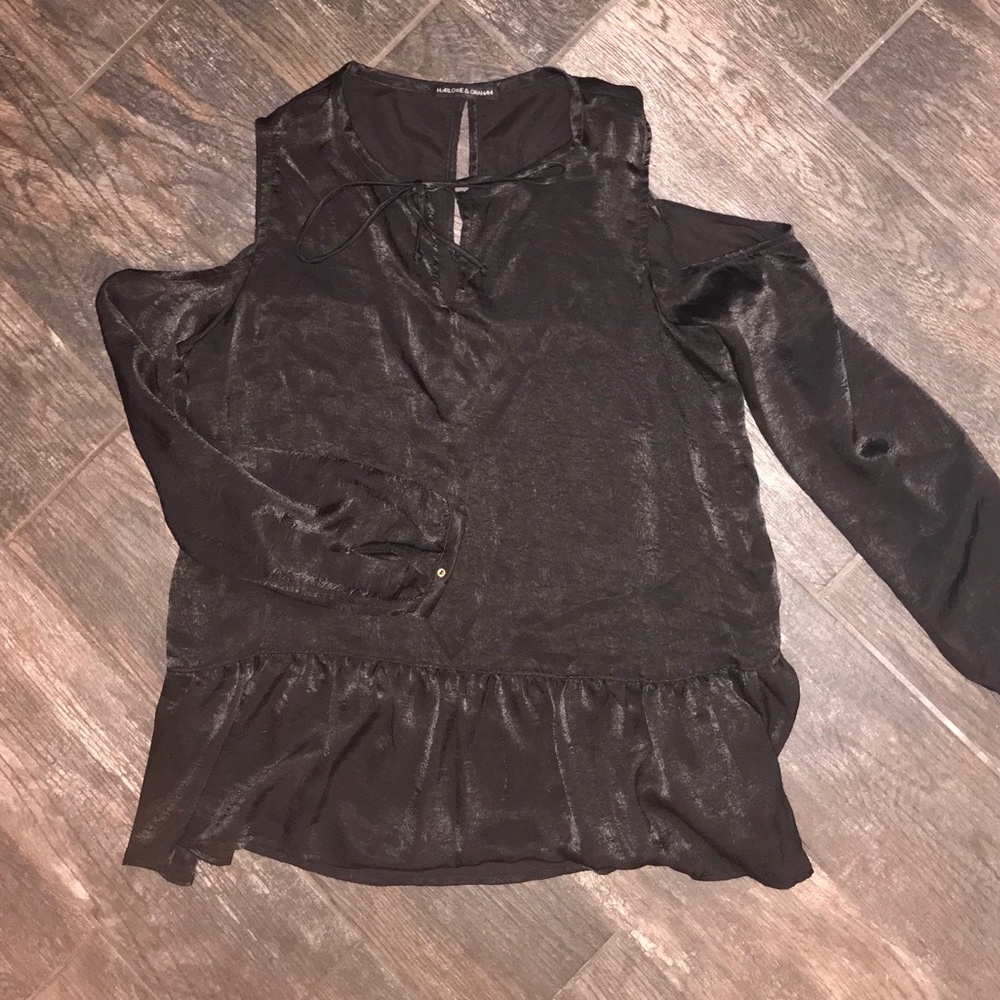 NWOT Harlow and Graham black blouse in size L